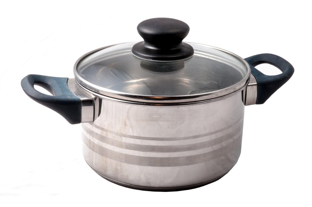 comparison of cleaning methods for stainless and coated cookware
